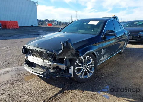 2018 Mercedes-Benz C 300 из США, поврежденный, VIN 55SWF4JB1JU239297